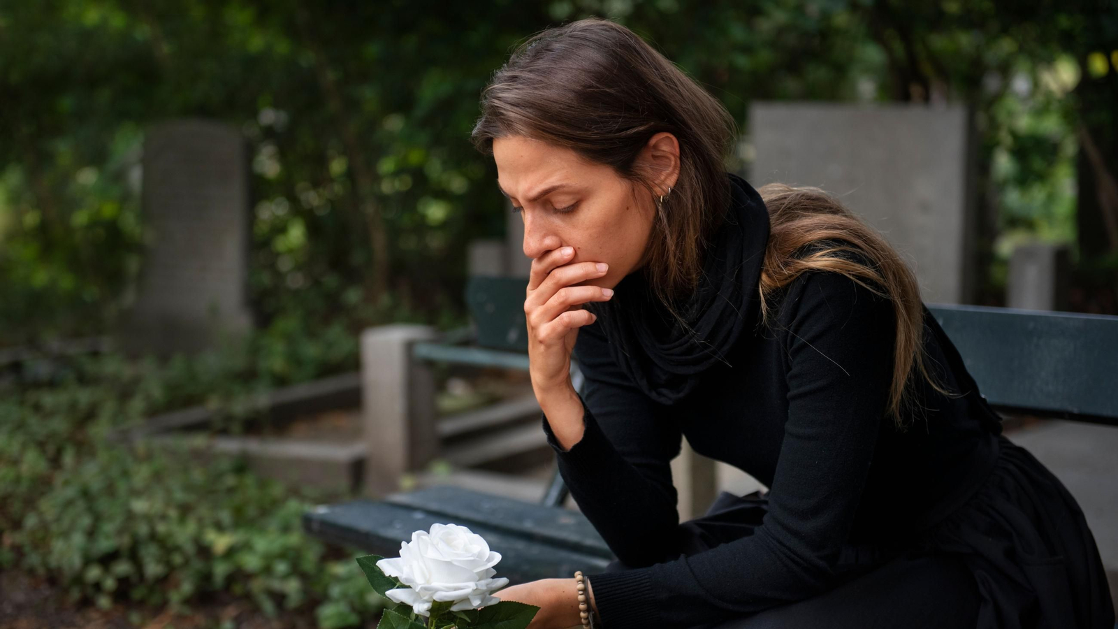 La ampliación del permiso por fallecimiento de familiares y el nuevo permiso por cuidados paliativos serían retribuidos por las empresas.