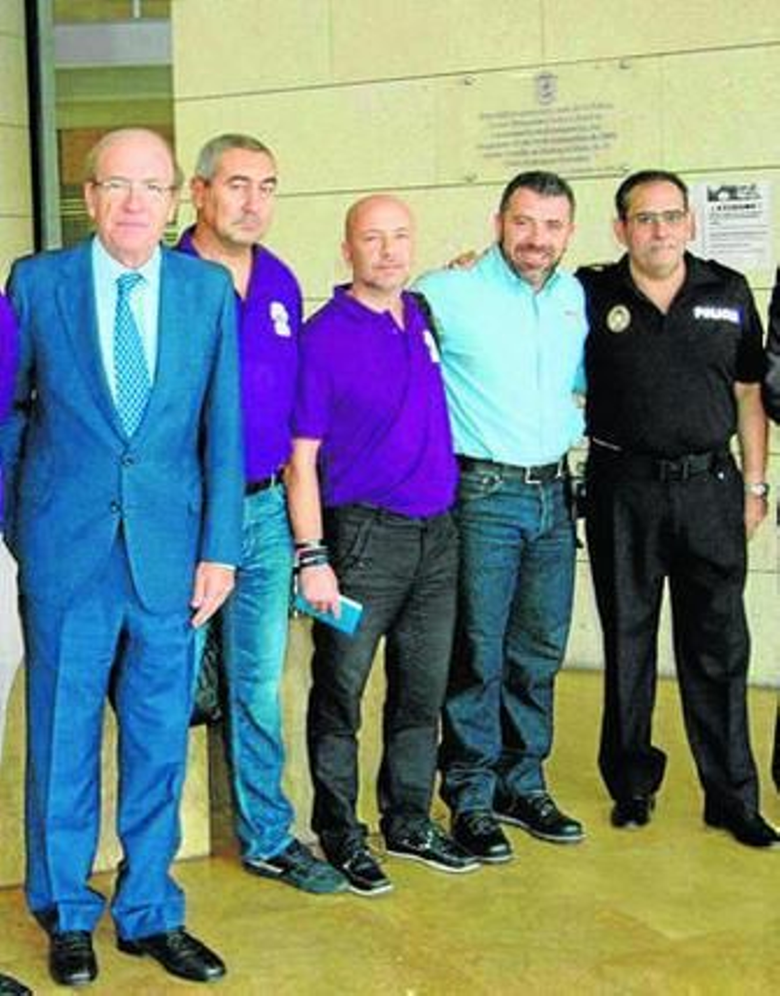 Pedro Rodríguez, junto a algunos miembros del comité de los Juegos.