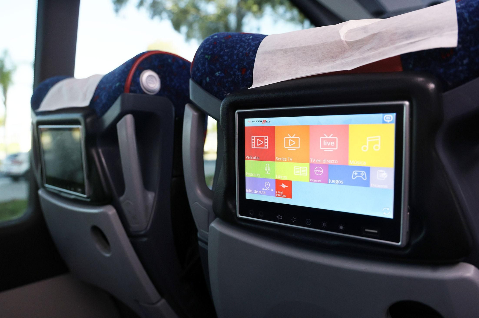 Imágenes del nuevo autobús oficial del Recreativo de Huelva