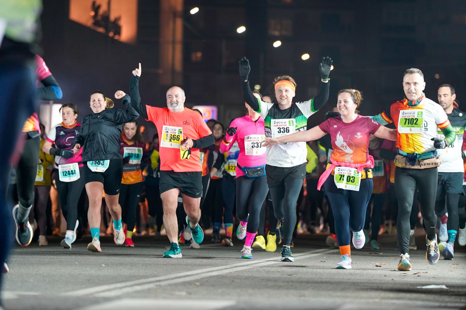 En imágenes: búscate en tu llegada a meta de la Carrera de San Antón 2026 (16)