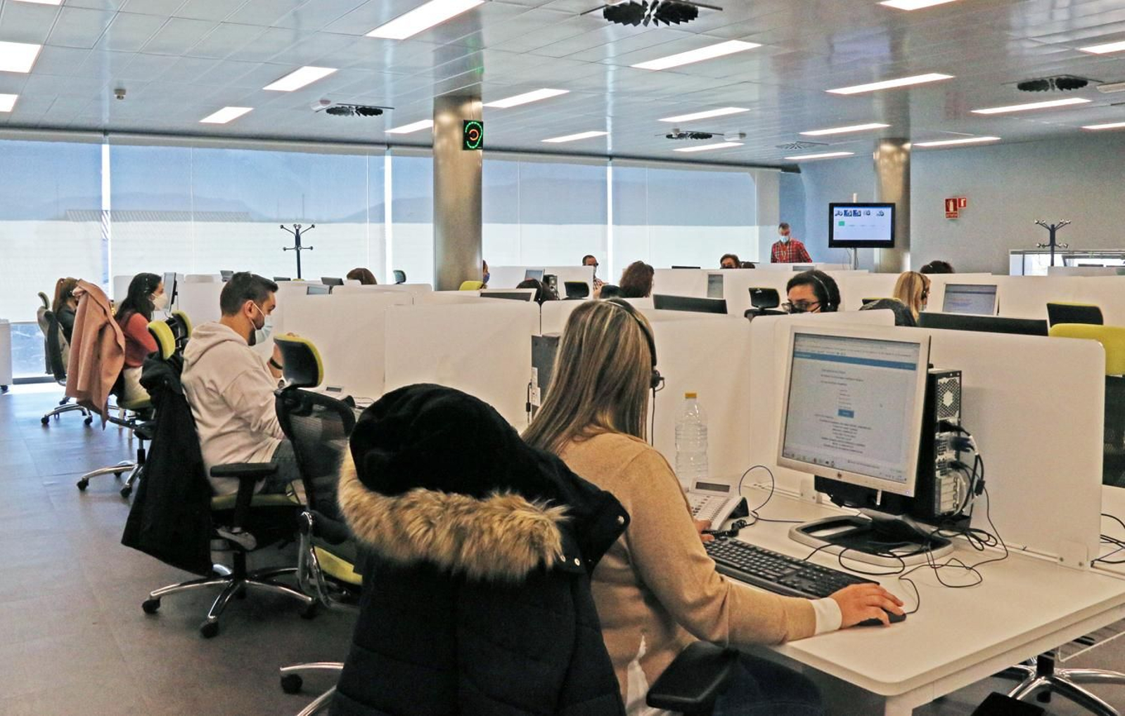 Teléfonos para pedir cita en Andalucía para la vacuna de la Covid