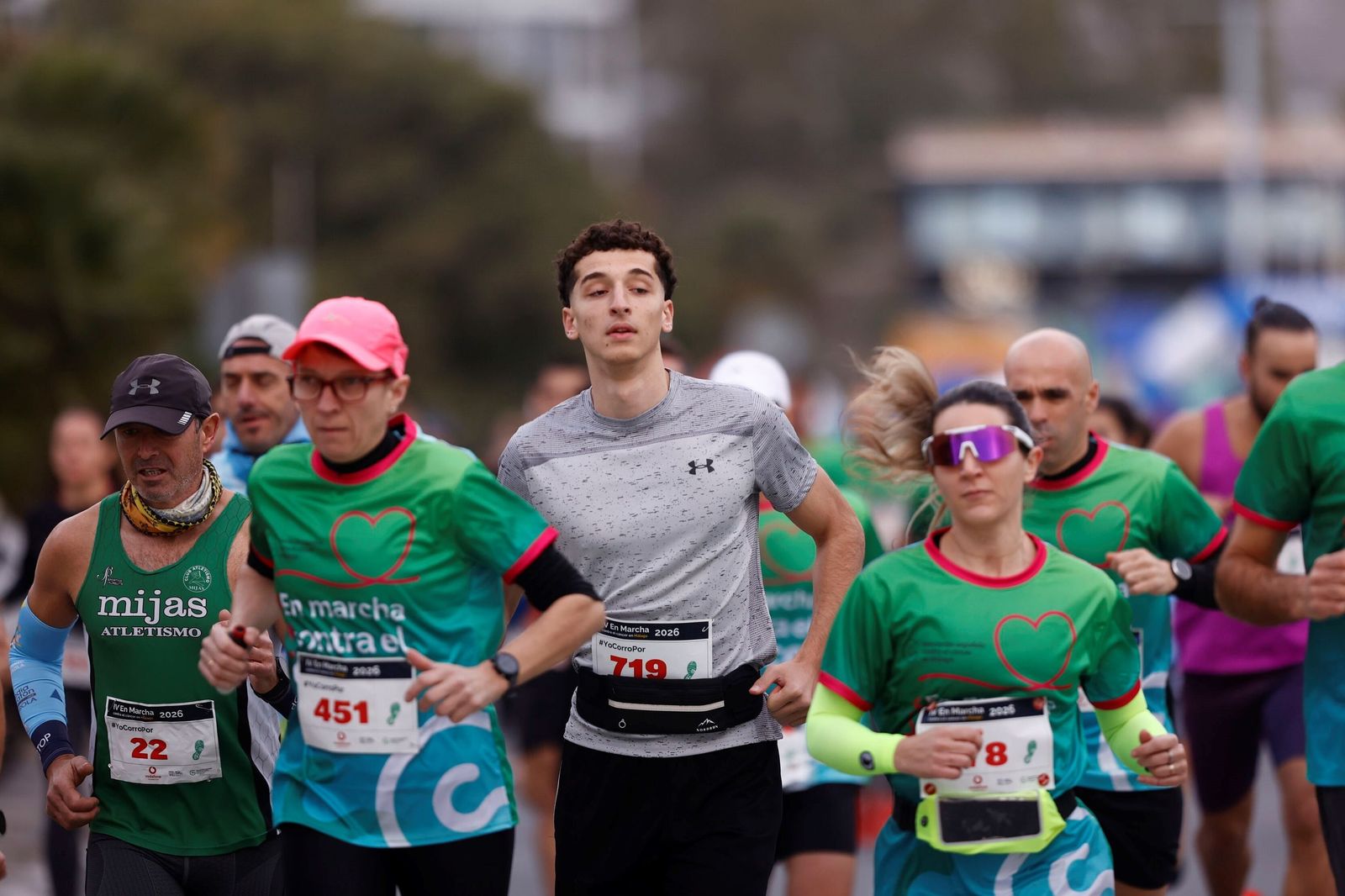 Búscate en las fotos de la Carrera contra el cáncer en Málaga