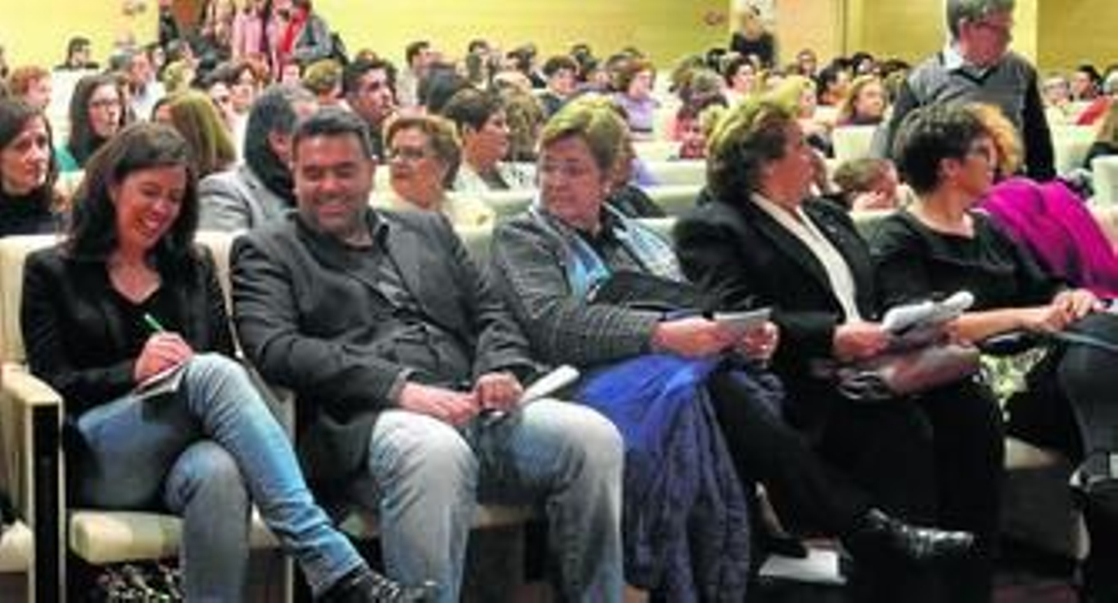 Los galardonados en la primera fila durante el acto organizado por el IAM en el edificio de Las Mariposas.