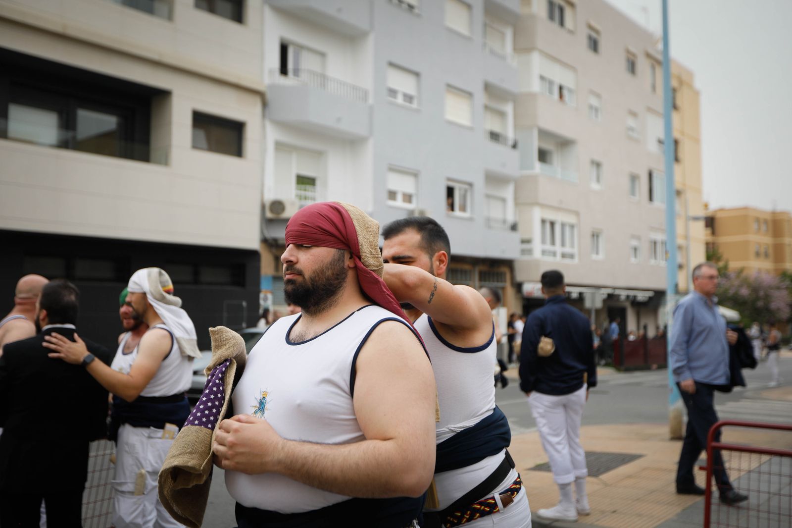 Mira como la cena sale a las calles de Almería tras las lluvias