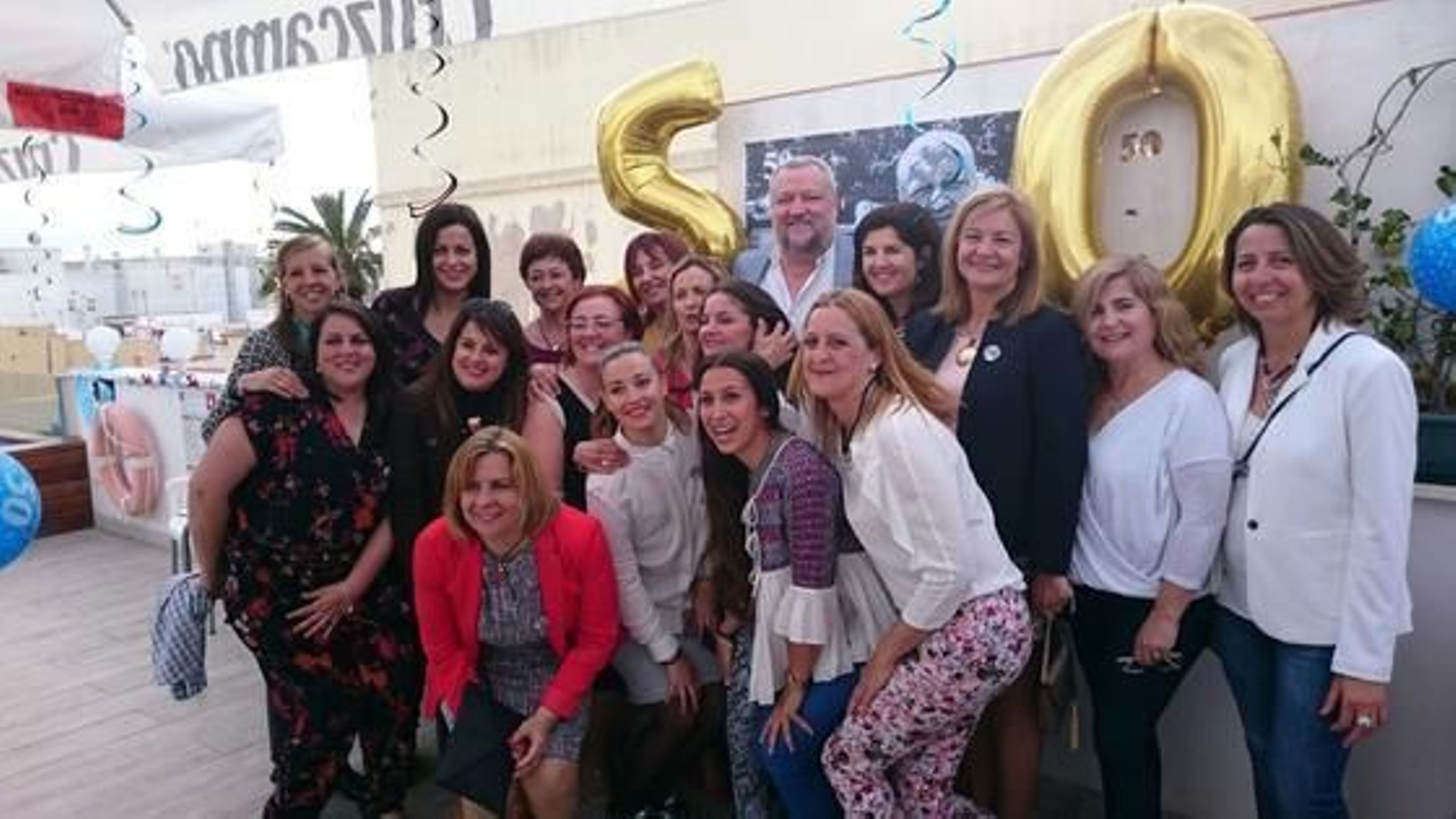 Virginia Alonso, Cintia Reina, Paqui Casado,María del Carmen  López, Estefanía  Masfarre, Almudena Álvarez, María y Begoña Masfarre, Estrella Anguita, Carmen Porras, Milagrosa Farujia, María del Mar Almeida, Elo Jiménez, Mercedes Barba, Carmen Seliva y Elisabet Montero.  Foto: Ignacio Casas de Ciria