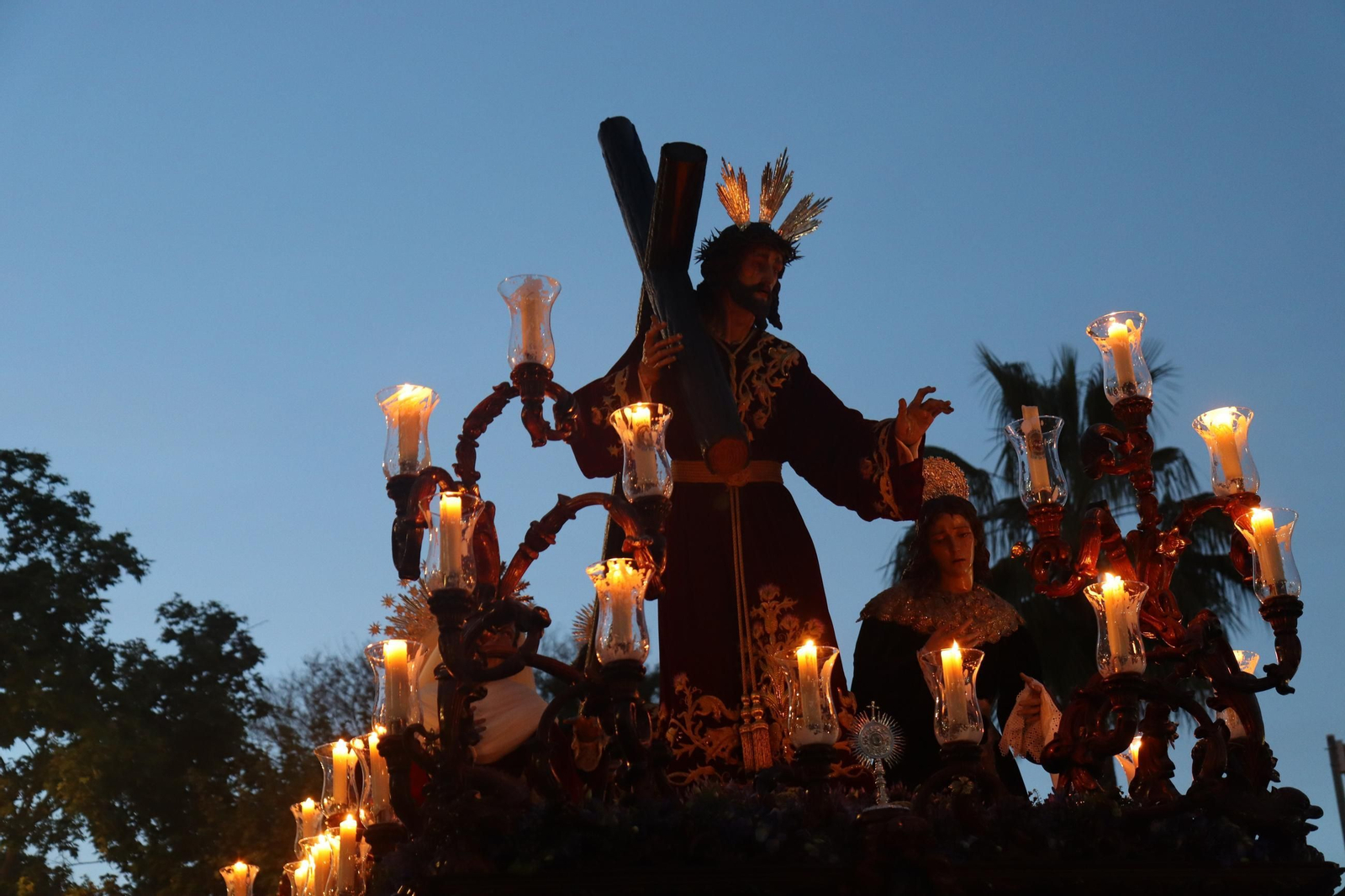 Las imágenes de la Hermandad de La Misión en la Semana Santa de Sevilla 2025