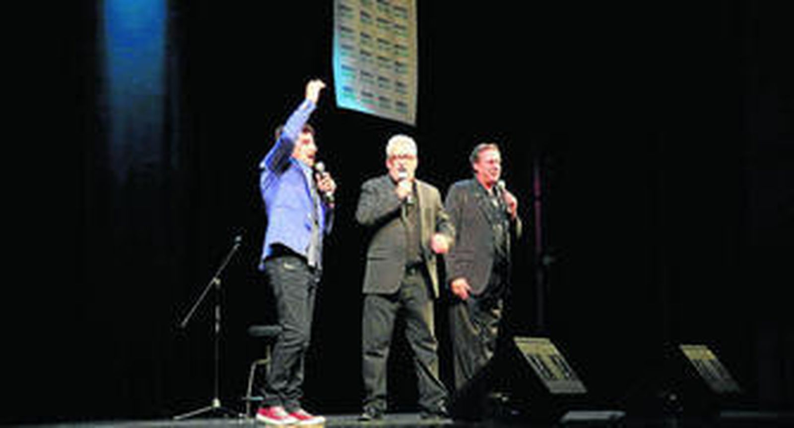 Los tres cómicos hicieron las delicias del público con su show 'Hasta aquí hemos llegao'.