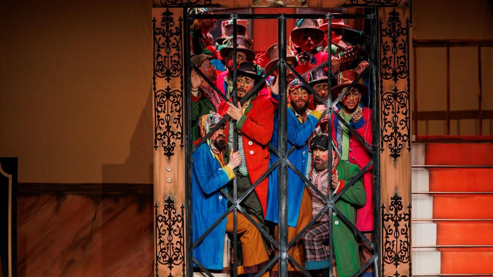 Ascensor y escalera de 'Al cielo con él'.