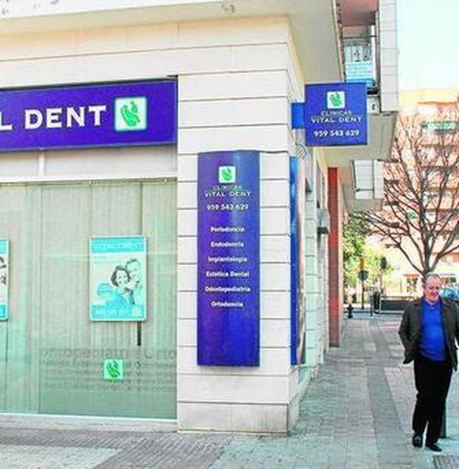 Clínica franquiciada, en la calle Los Marismeños.