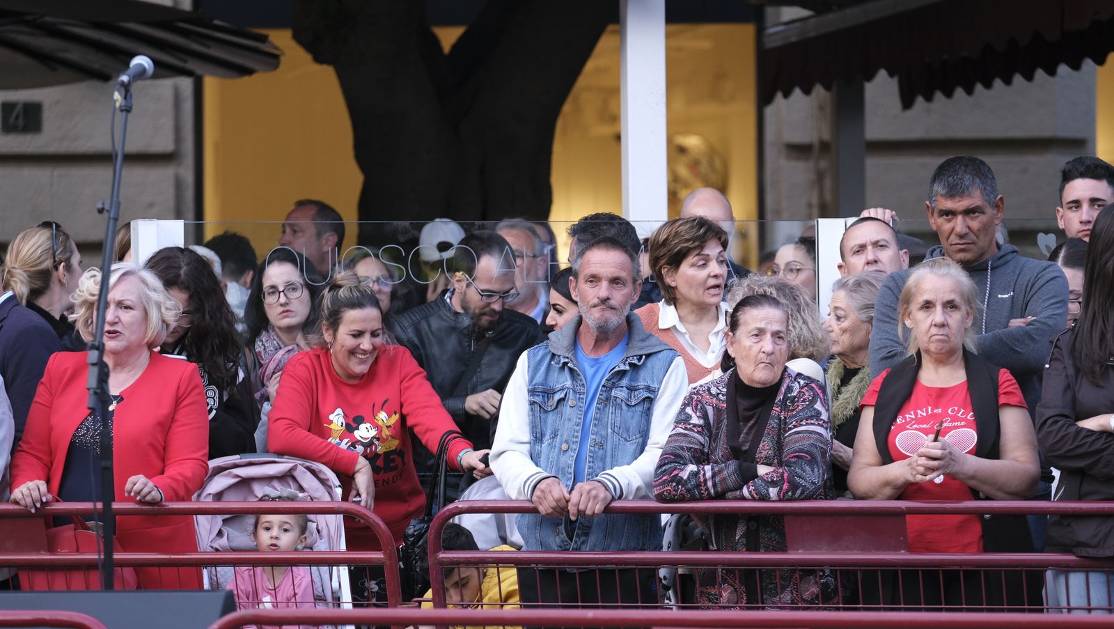 La procesión del Encuentro por las calles de Almería, en imágenes