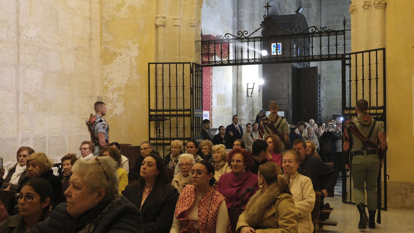 El besapiés del Cristo de Medinaceli en imágenes