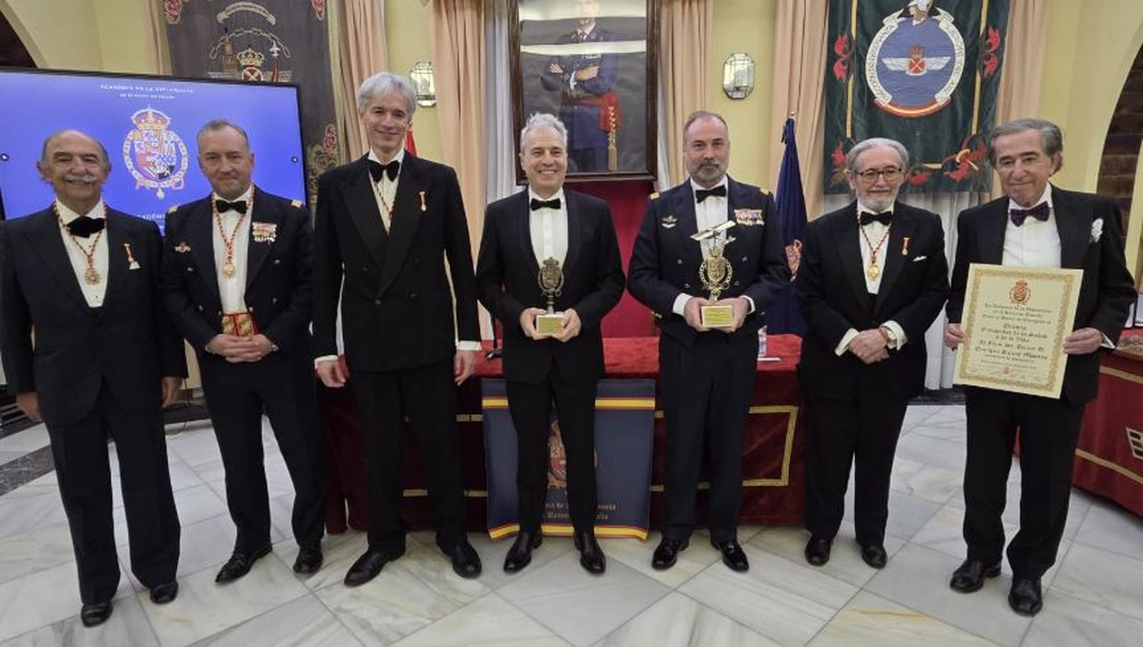 Rafael Fernández Pita, Rafael Saiz Quevedo, Santiago Velo, David Summers, Luis Alberto Parallé, J. Carlos Ruiz y Enrique Rojas.