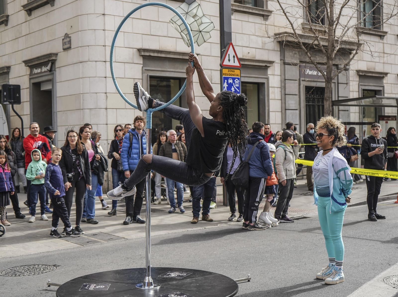 El Día Sin Coche llena de ciudadanos la Gran Vía de Granada