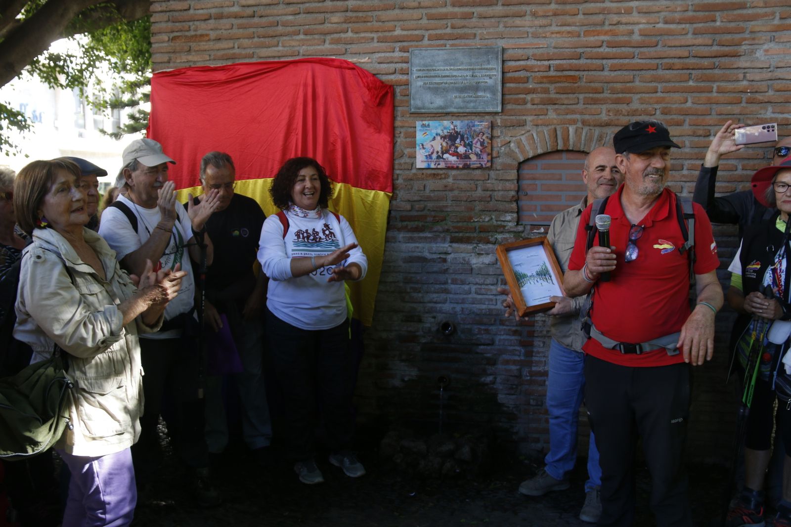 Cientos de personas participan en la marcha de la Desbandá