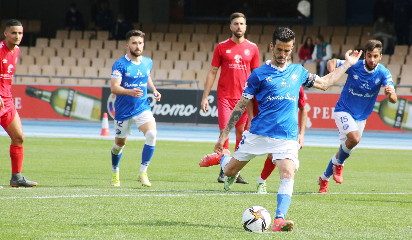 Imágenes de la victoria del XerezDFC ante el Panadería Pulido en Chapín