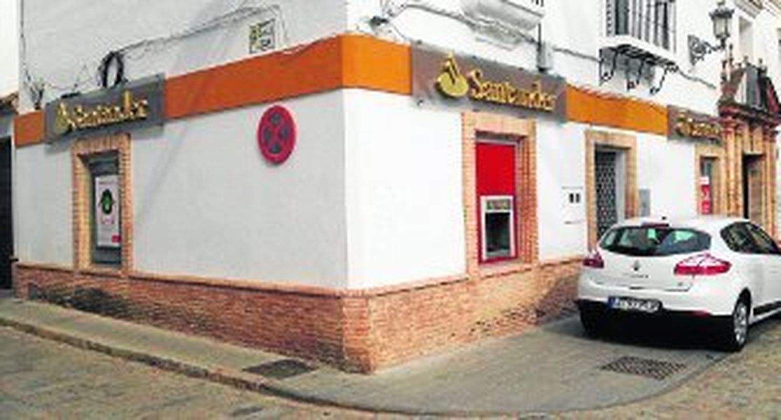 La sucursal atracada. / David de Frutos