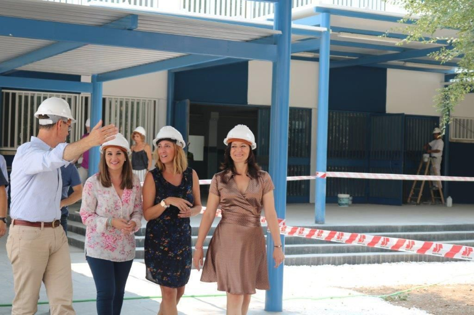 Rafaela Crespín y Esther Ruiz durante su visita a las obras del Trassierra.