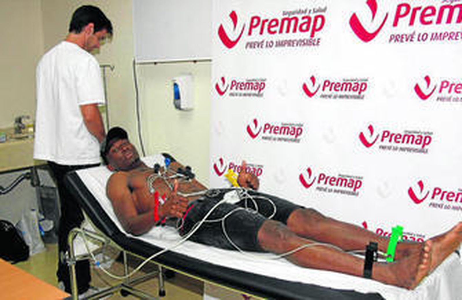 Jonathan Zongo fue uno de los jugadores de la primera plantilla que se sometió ayer a los controles rutinarios que anteceden a la pretemporada.