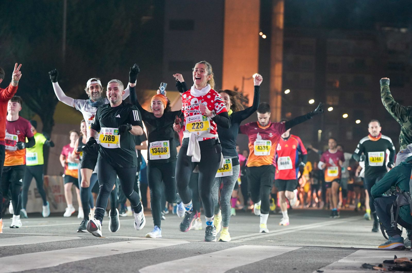 En imágenes: búscate en tu llegada a meta de la Carrera de San Antón 2026 (13)