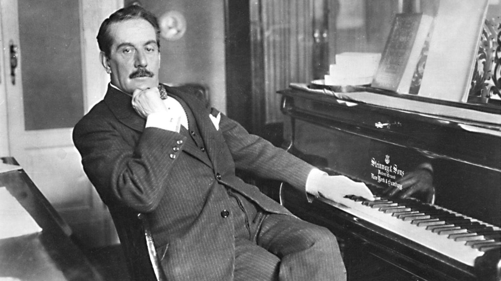 Retrato del maestro Puccini.