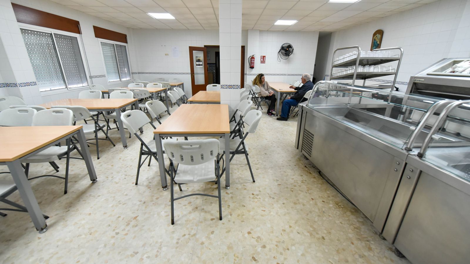 Fotos del comedor social 'Padre Cruceyra' de Cáritas Diocesana de Cádiz