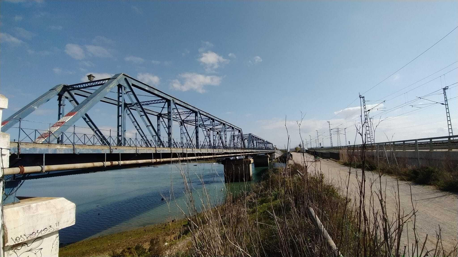 El Puente de Hierro que da acceso a Navantia y a La Carraca en San Fernando, en una imagen de archivo.