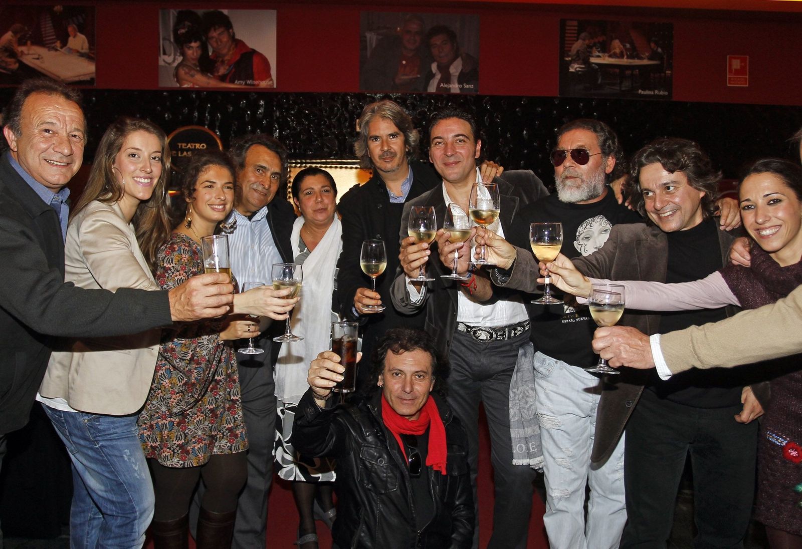 Artistas como Miguel Ángel Cortés, Javier Barón, El Pipa y Diego Carrasco brindan por el flamenco.