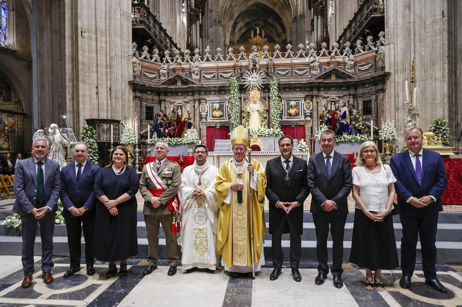 La coronación de la Virgen del Rocío en imágenes