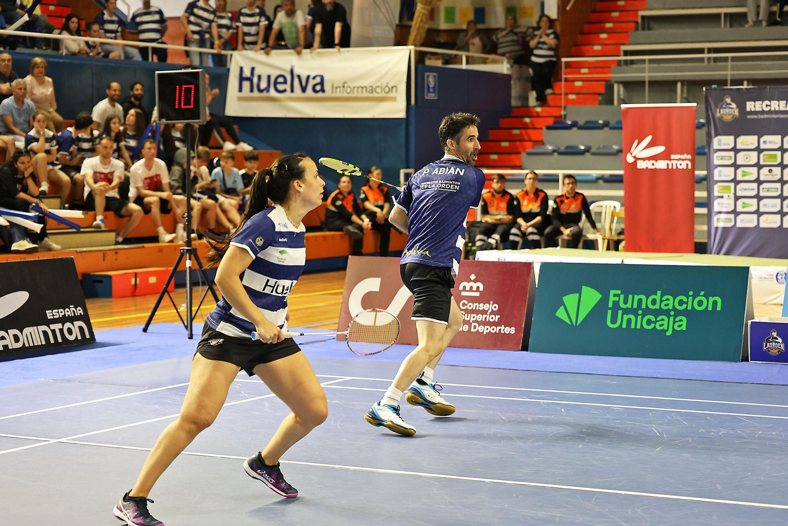 Imágenes de la final de liga de bádminton entre el IES La Orden y La RInconada