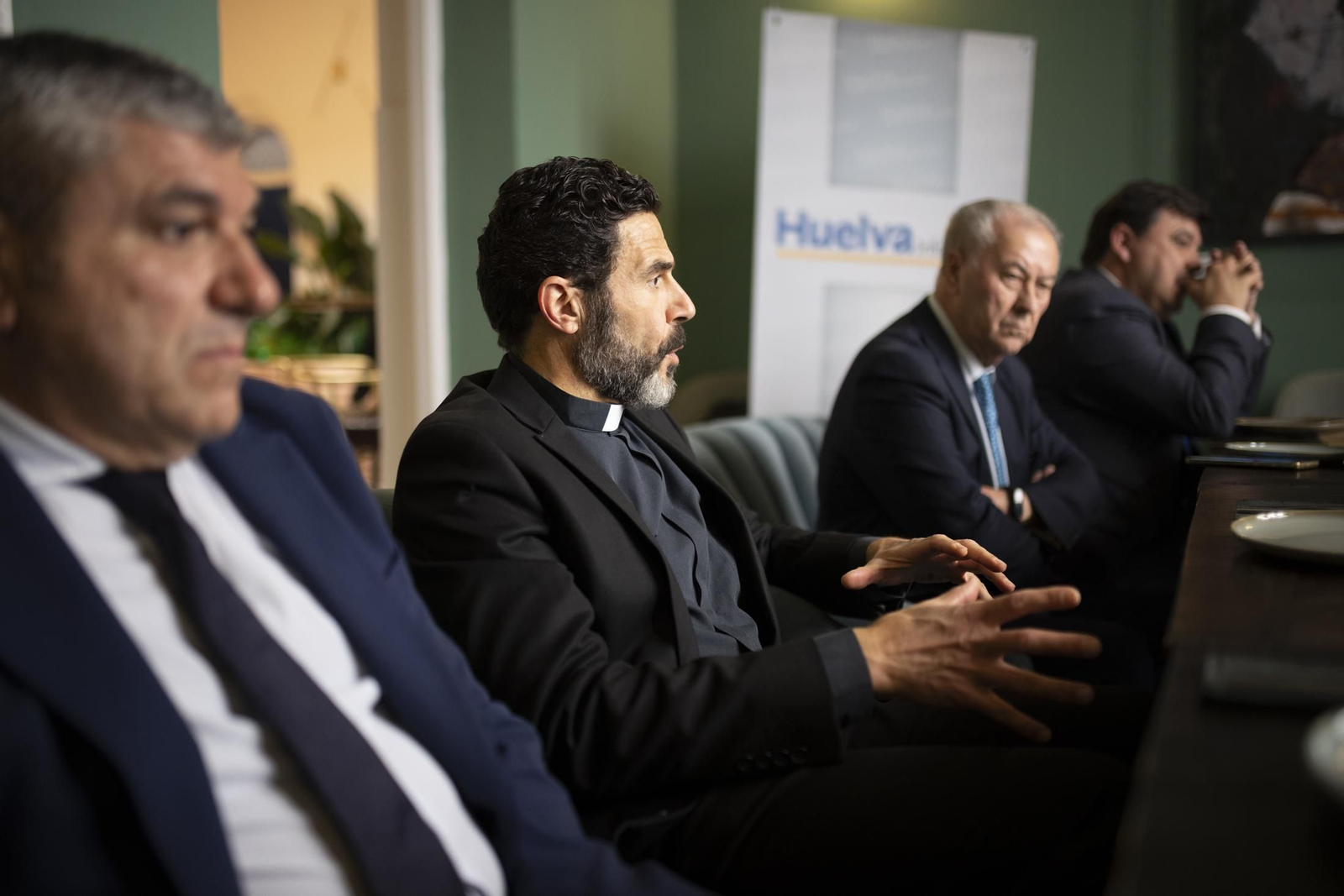 Imágenes de la tertulia cofrade de Huelva Información