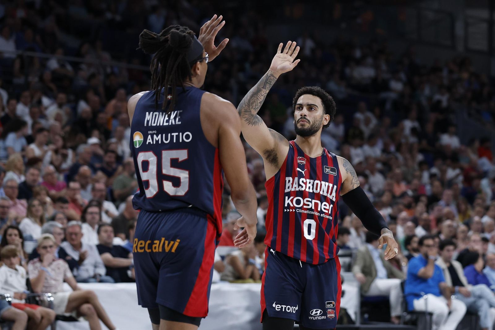 El Real Madrid sufre pero gana al Baskonia (82-76)