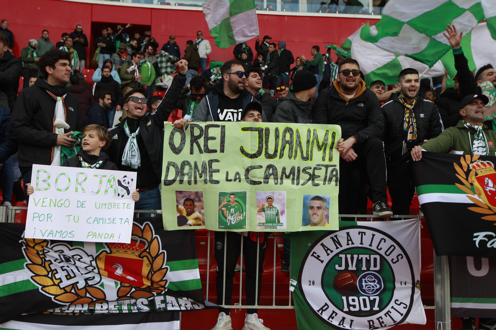 Imágenes del partido de fútbol U.D. Almería-Real Betis Balompié