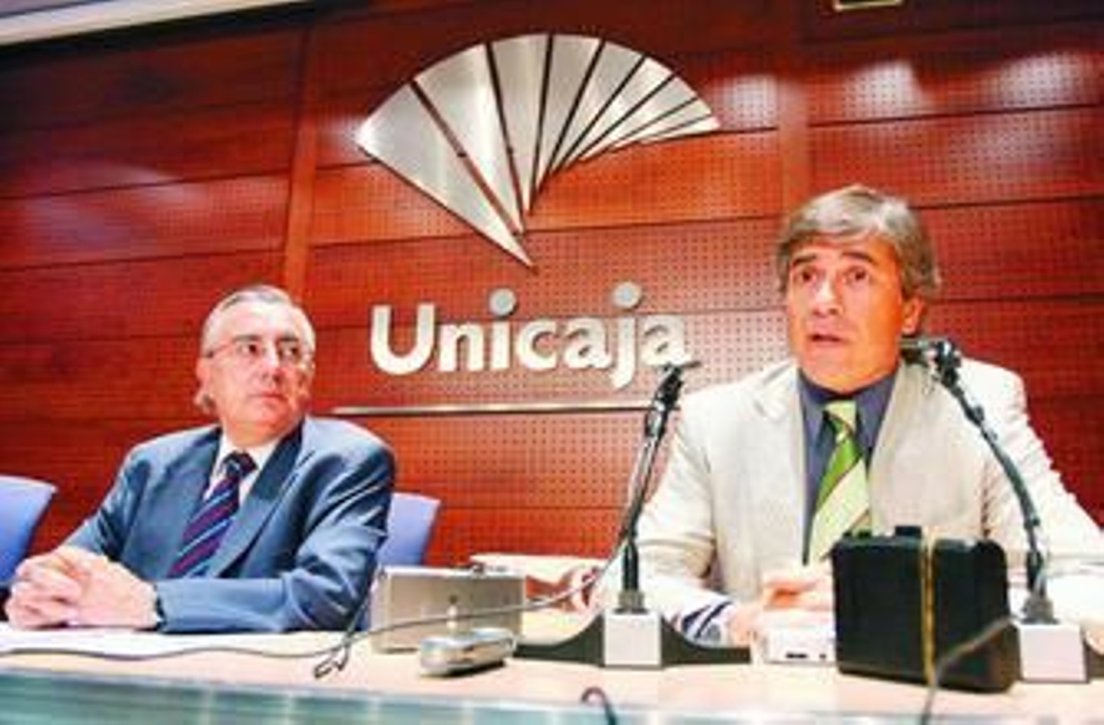 Francisco Molina y Berdi Pérez, el día de la presentación del director general.