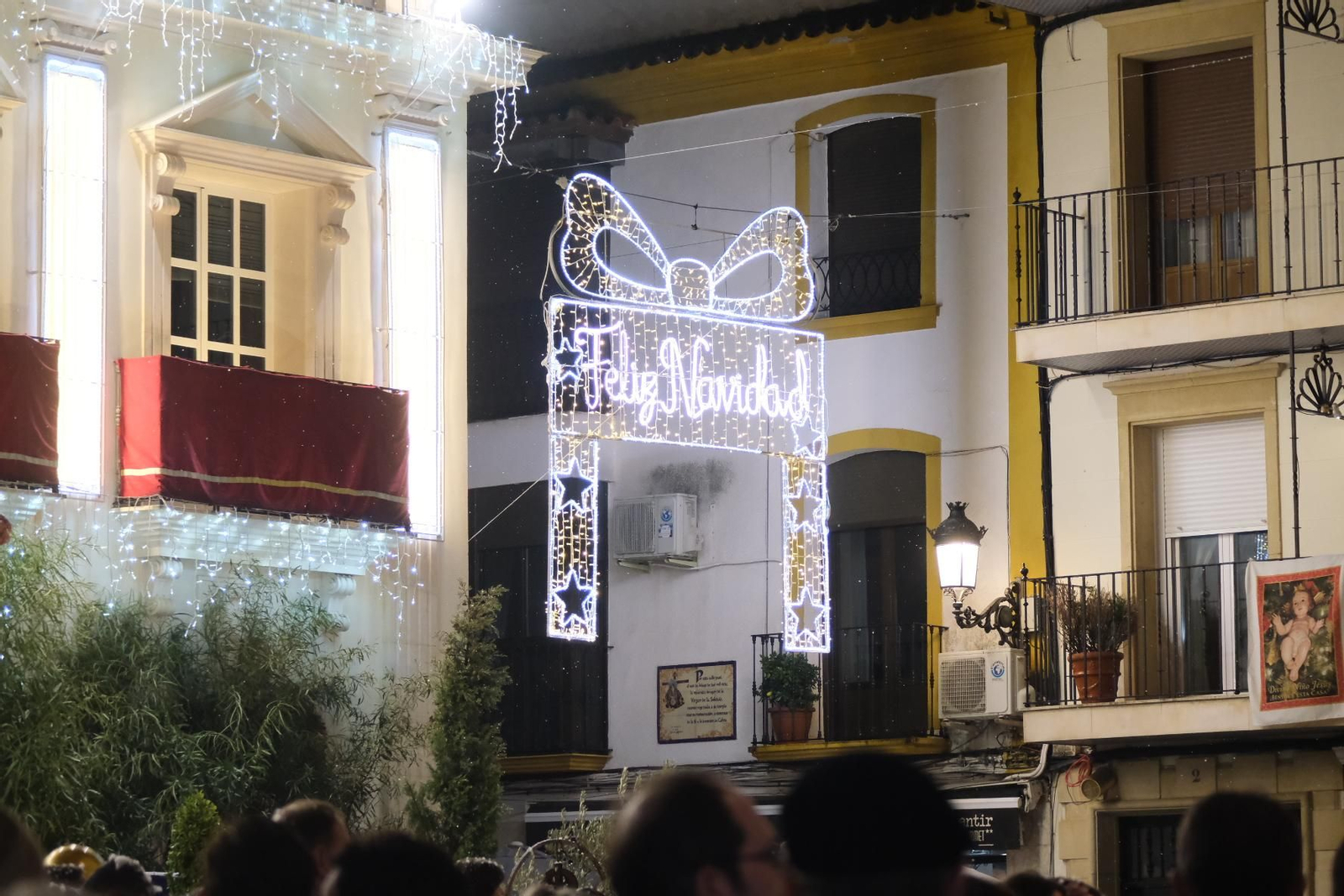 Cabra da la bienvenida a la Navidad