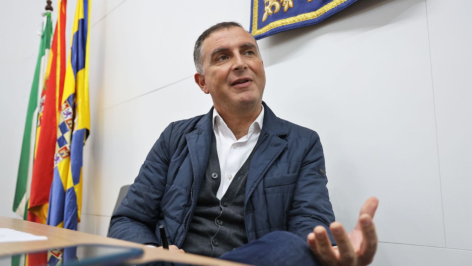 Gustavo Cuéllar, durante la entrevista a Huelva Información.