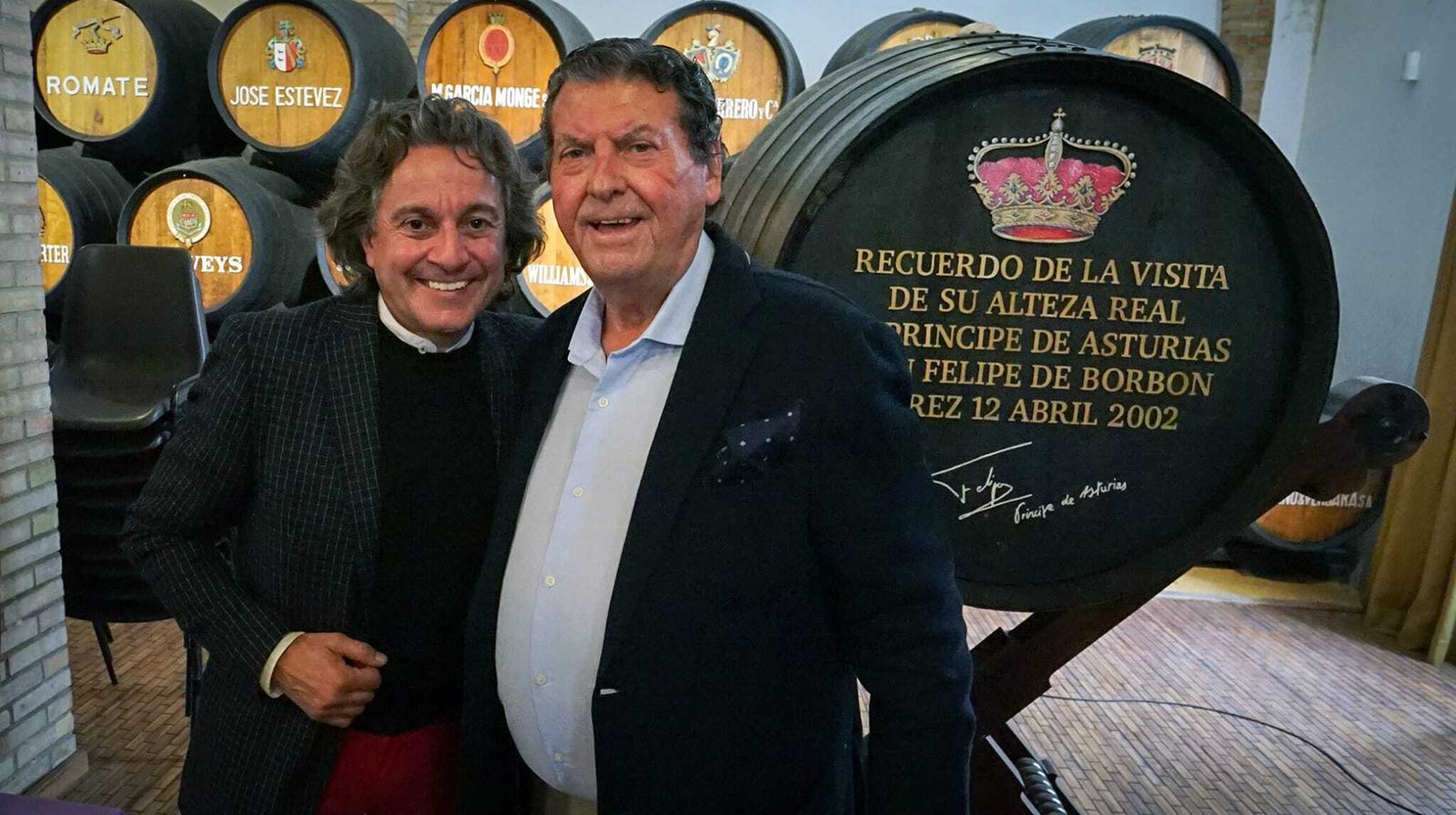 Javier Barón y Luis 'El Zambo' en la bodega San Ginés el pasado viernes.