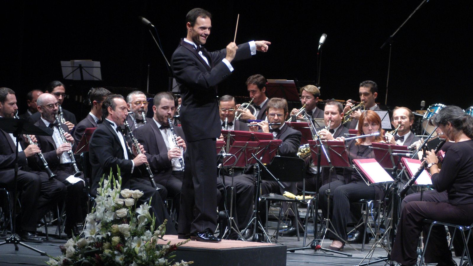 Gutiérrez Juan dirigiendo la Banda Sinfónica Municipal de Sevilla.