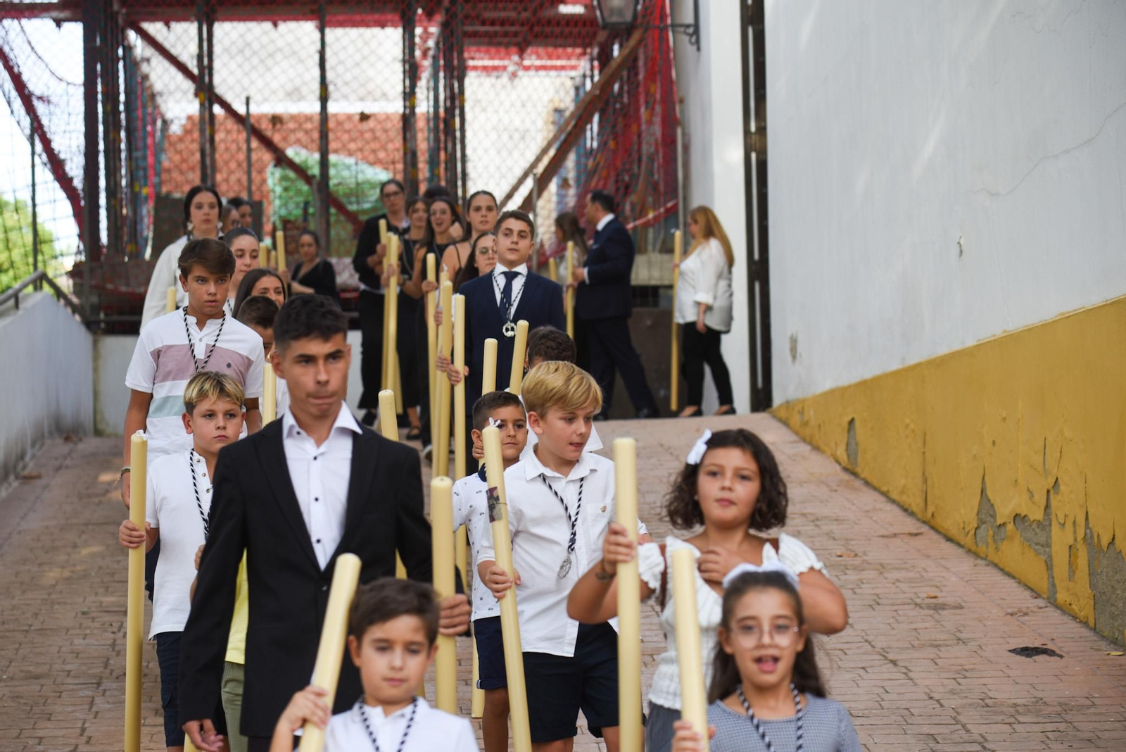 El vía crucis misionero del Cristo del Amor, en imágenes