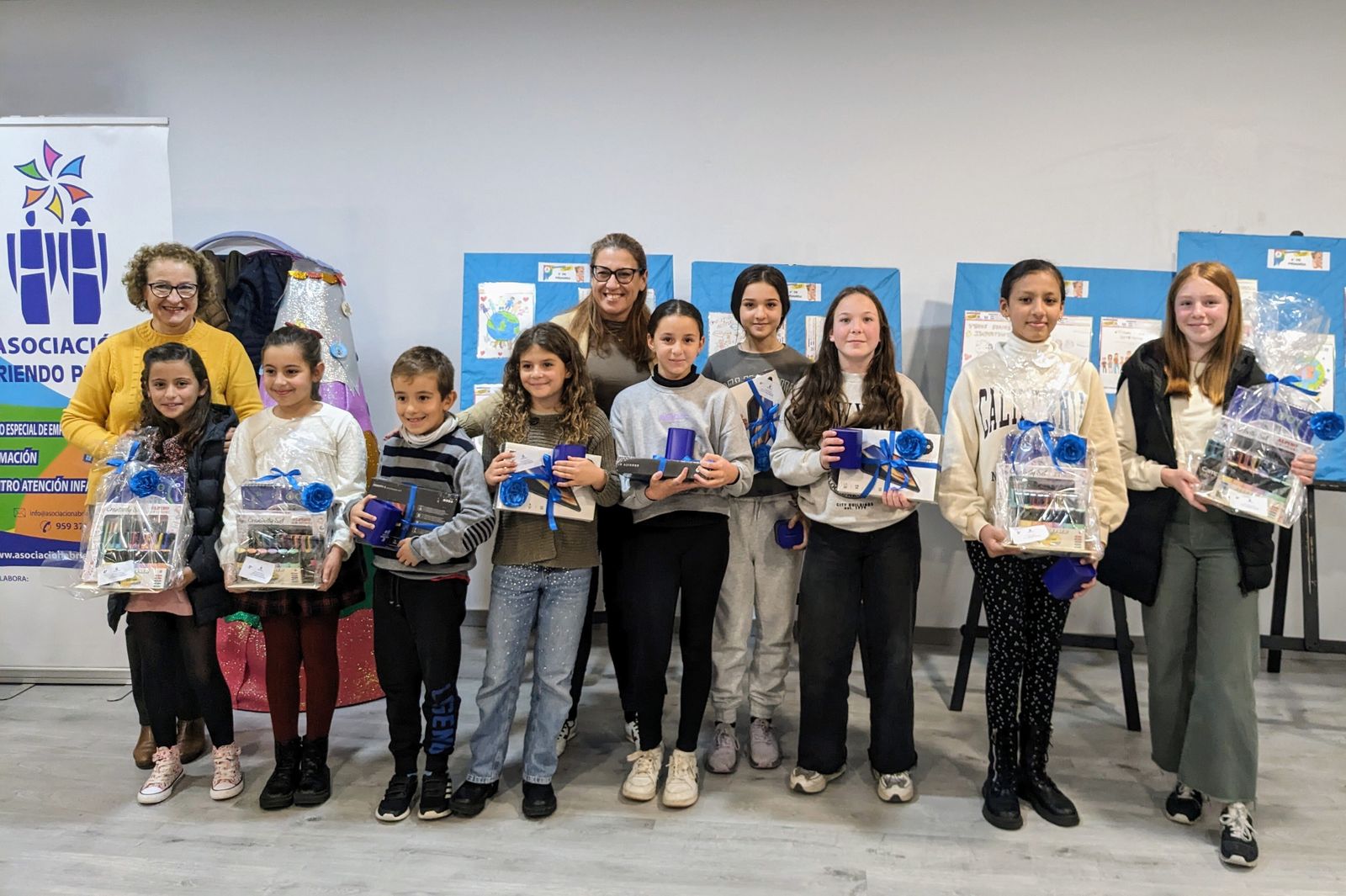 Alumnado premiado en el certamen de dibujo sobre discapacidad