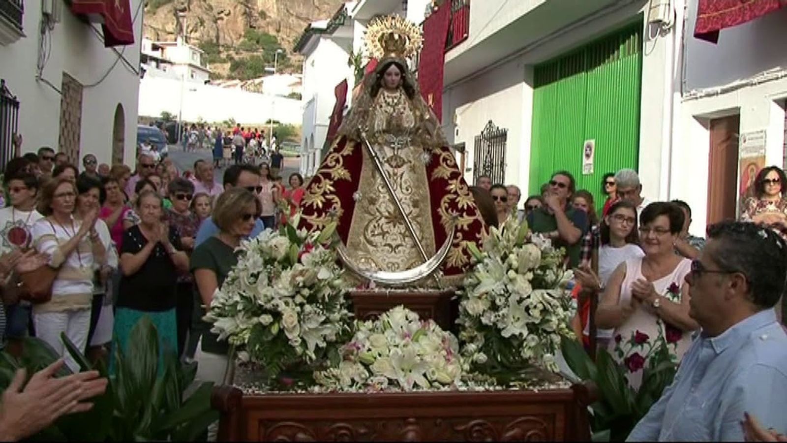 La 'bajá' de la Virgen de la Fuensanta en Pizarra, en una imagen de archivo.