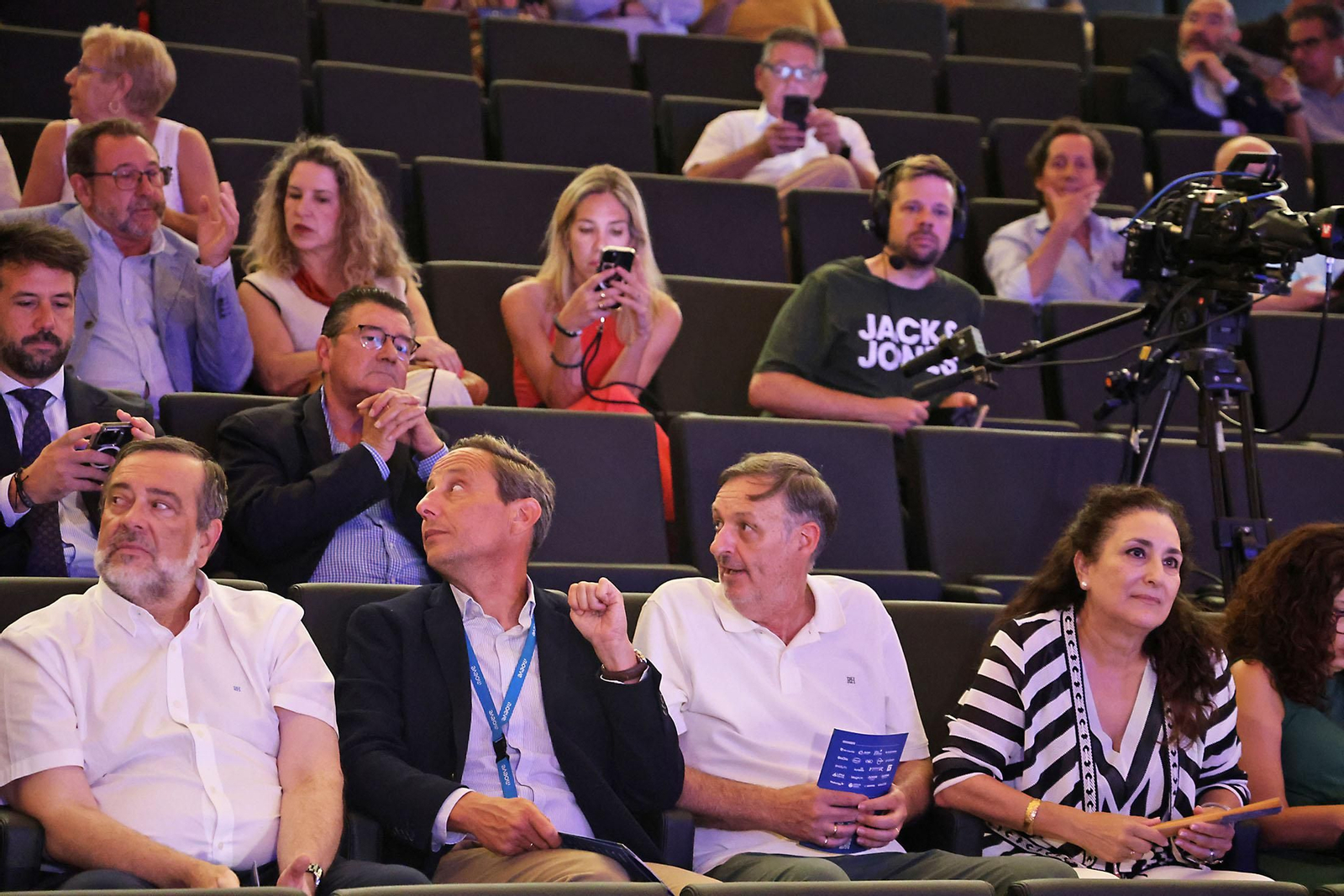 Imágenes de la presentación de la memoria anual de la Asociación de Industrias Químicas, Básicas y Energéticas de Huelva (Aiqbe)