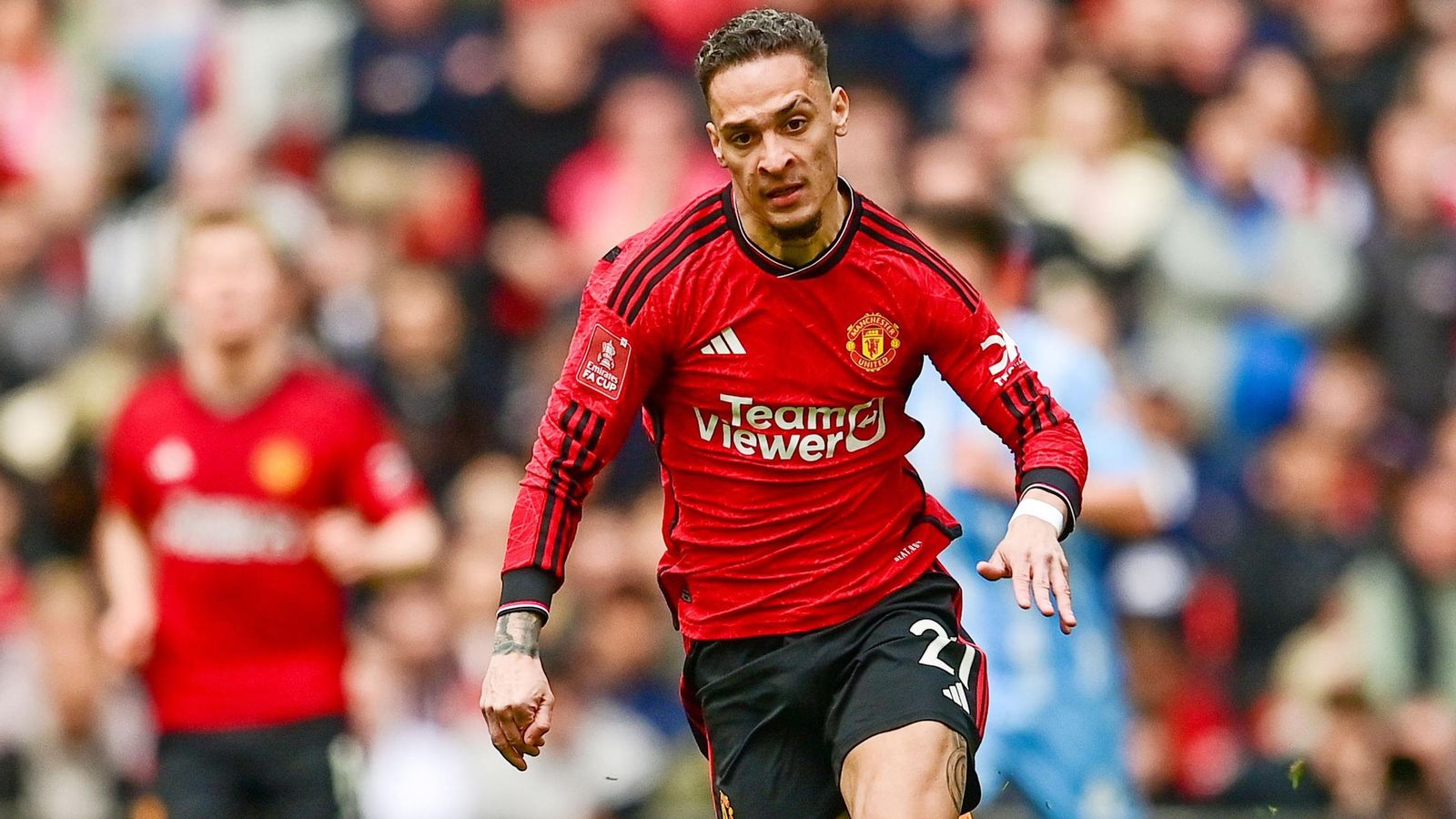 Antony en uno de los encuentros con el Manchester United este curso