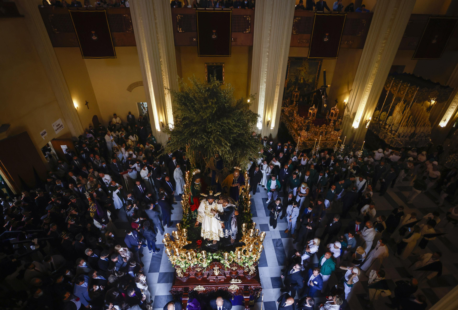 Fotos de La Redención el Lunes Santo en la Semana Santa de Sevilla
