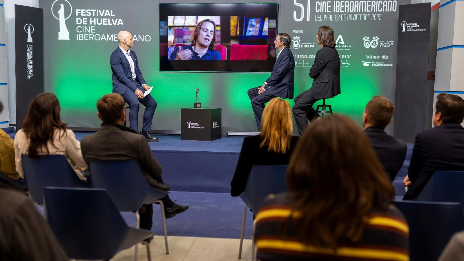 Encuentro con el guionista, productor y director sevillano Rafael Cobos en el marco del Festival de Huelva de Cine Iberoamericano.
