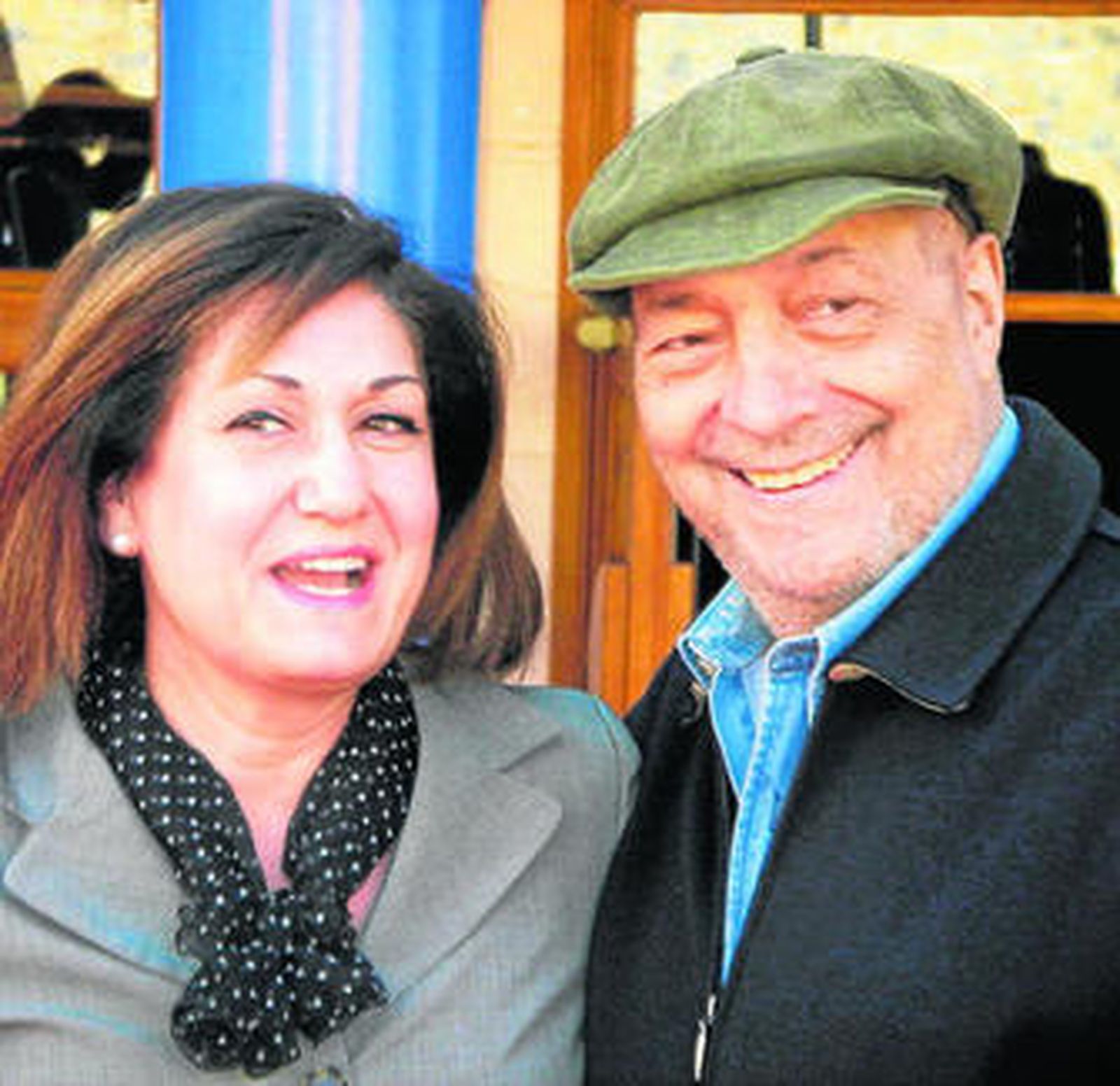 Sancho Gracia junto a Carmen Díaz, concejal de Cultura en Marbella.