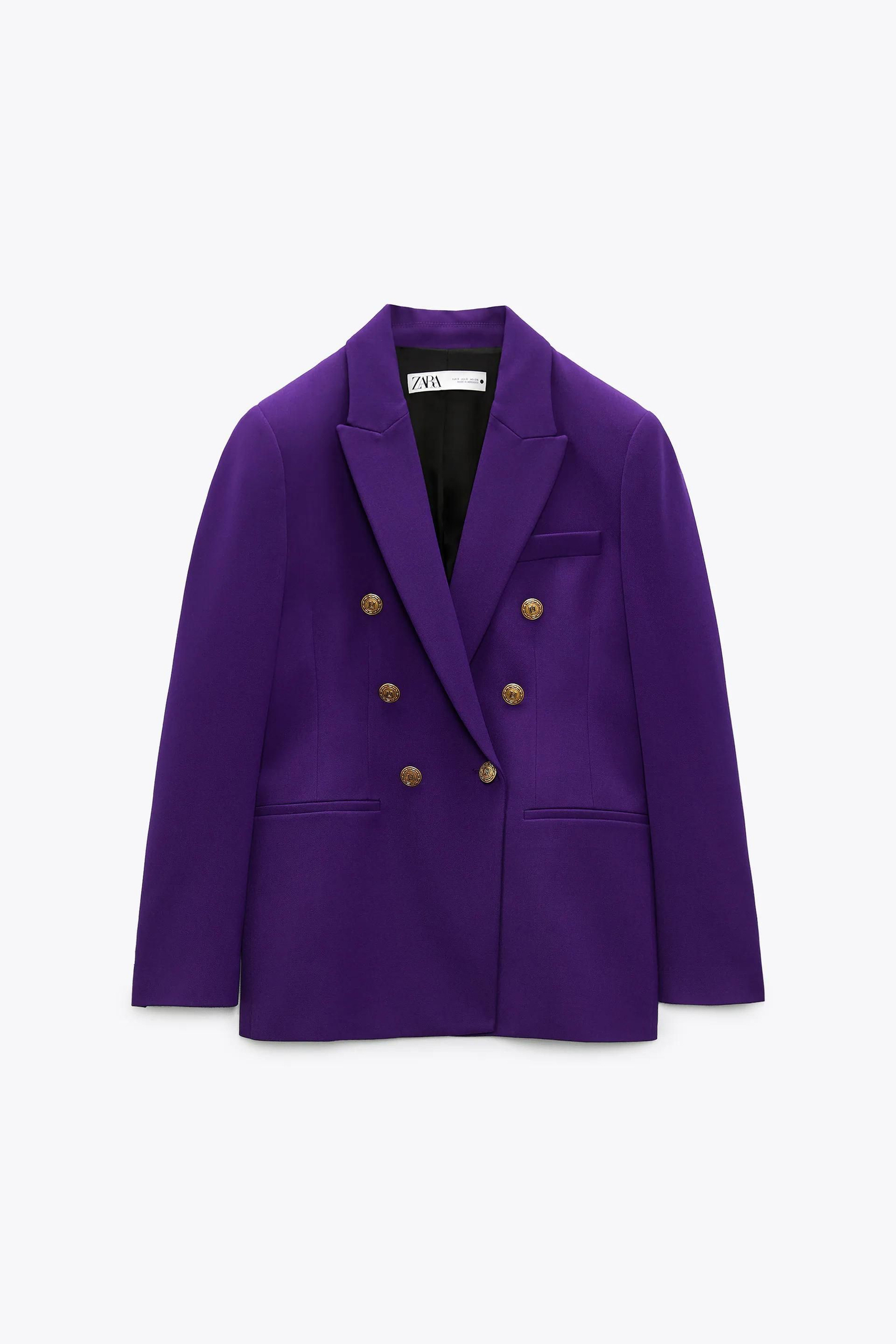 Blazer púrpura de Zara.
