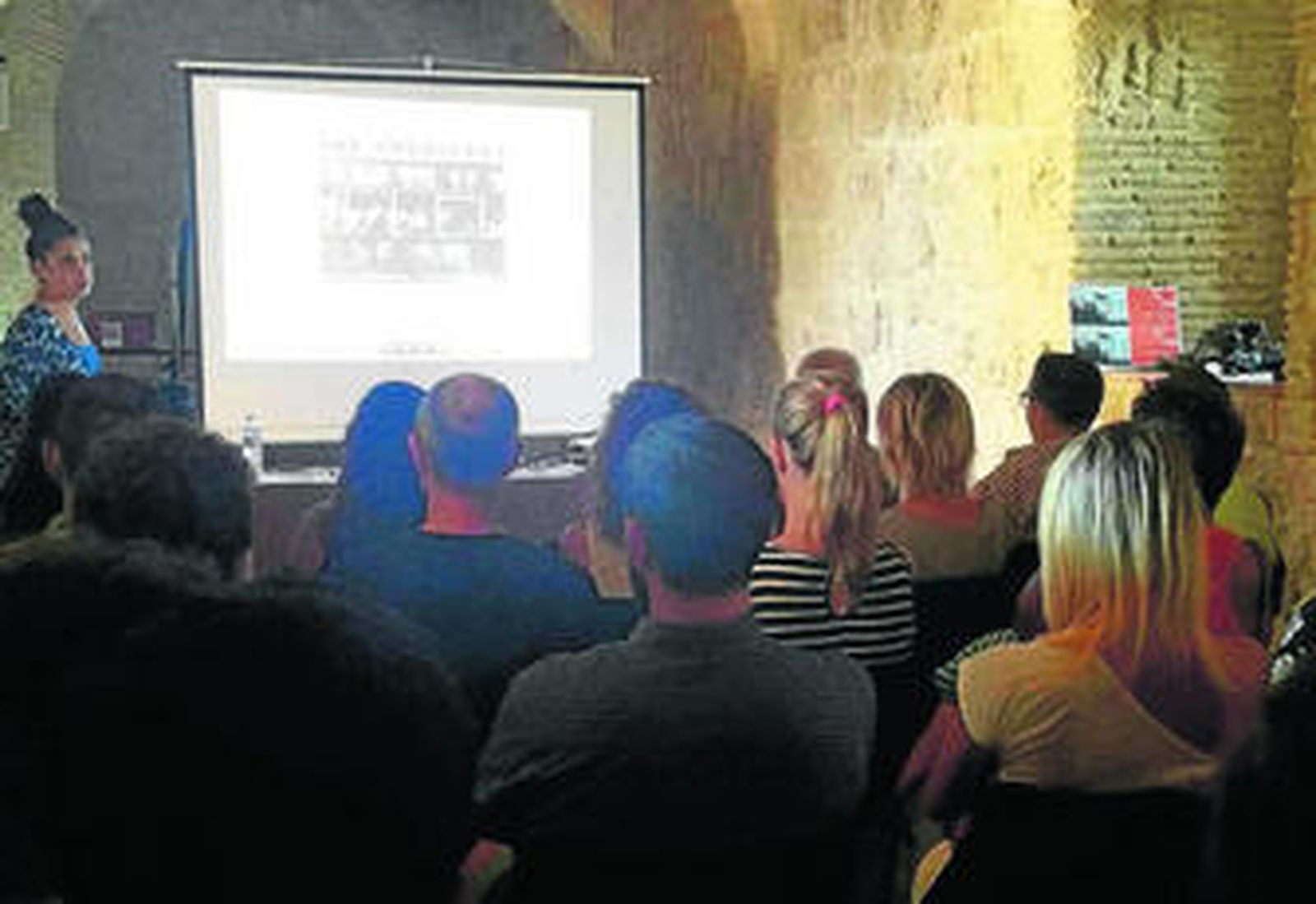 Antonia Moreno durante su intervención ayer en el seminario de fotografía y derechos humanos.