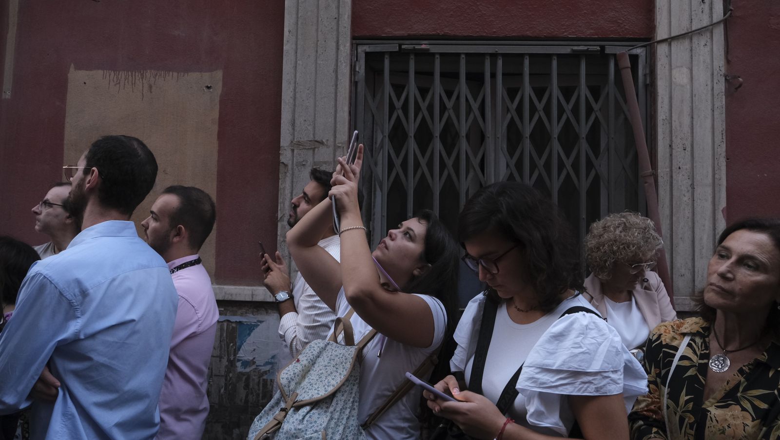 Imágenes de La Magna por las calles de Almería