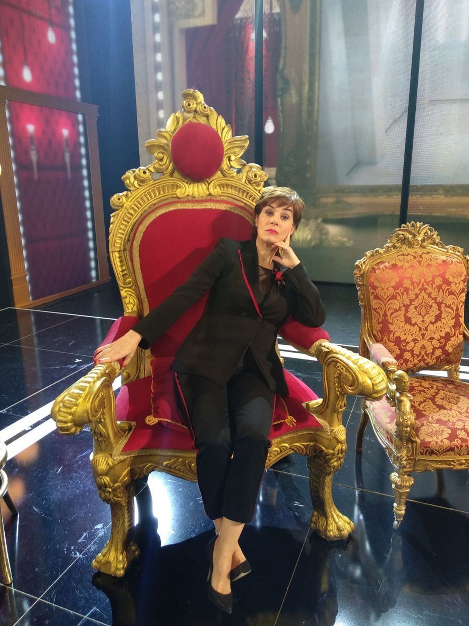 Anabel Alonso como La Jefa.