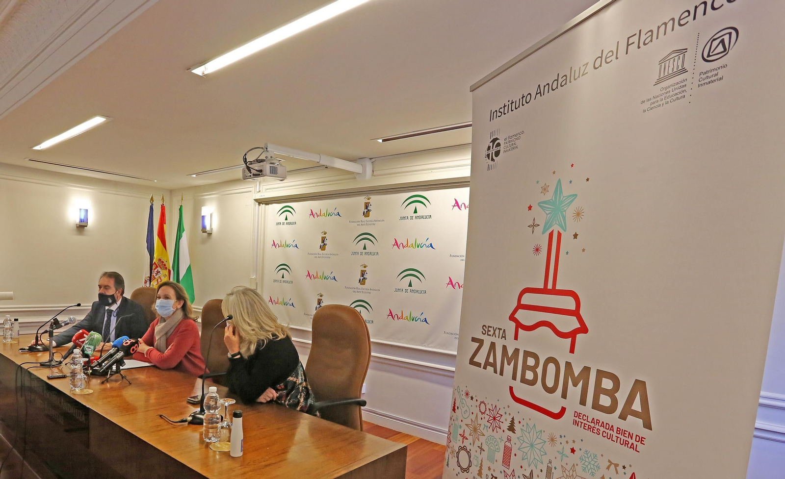 La Real Escuela Andaluza del Arte Ecuestre ha albergado la presentación del recital de villancicos flamencos del sábado.